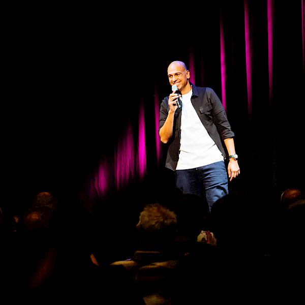 Leon's Comedy Club